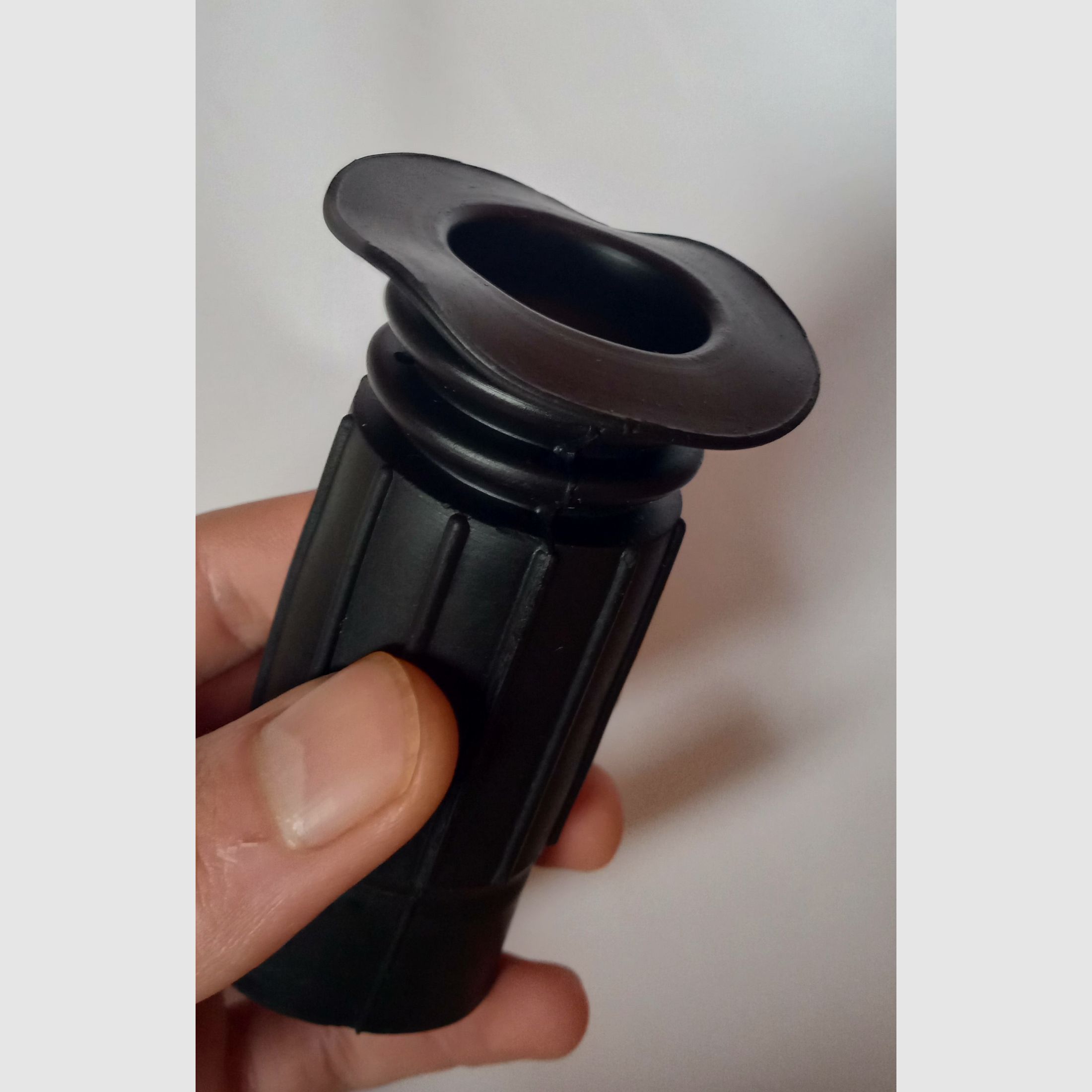 Unbenutzte Depotware PSO-1 Scope 4x24  Augenschutz Augenmuschel Lichtschutzblende Okular für AK Zielfernrohr 