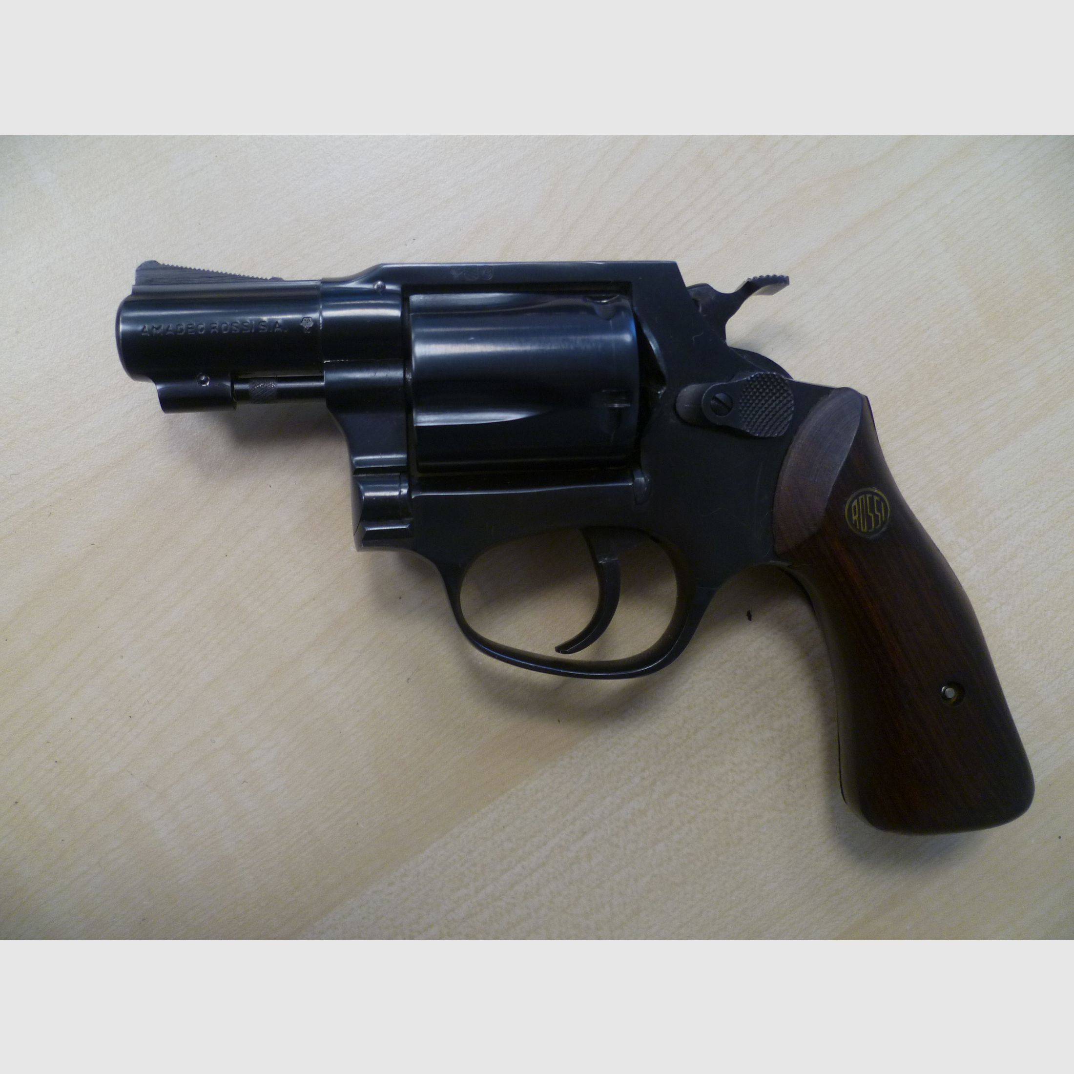 Revolver Rossi Model 27 .38 Special