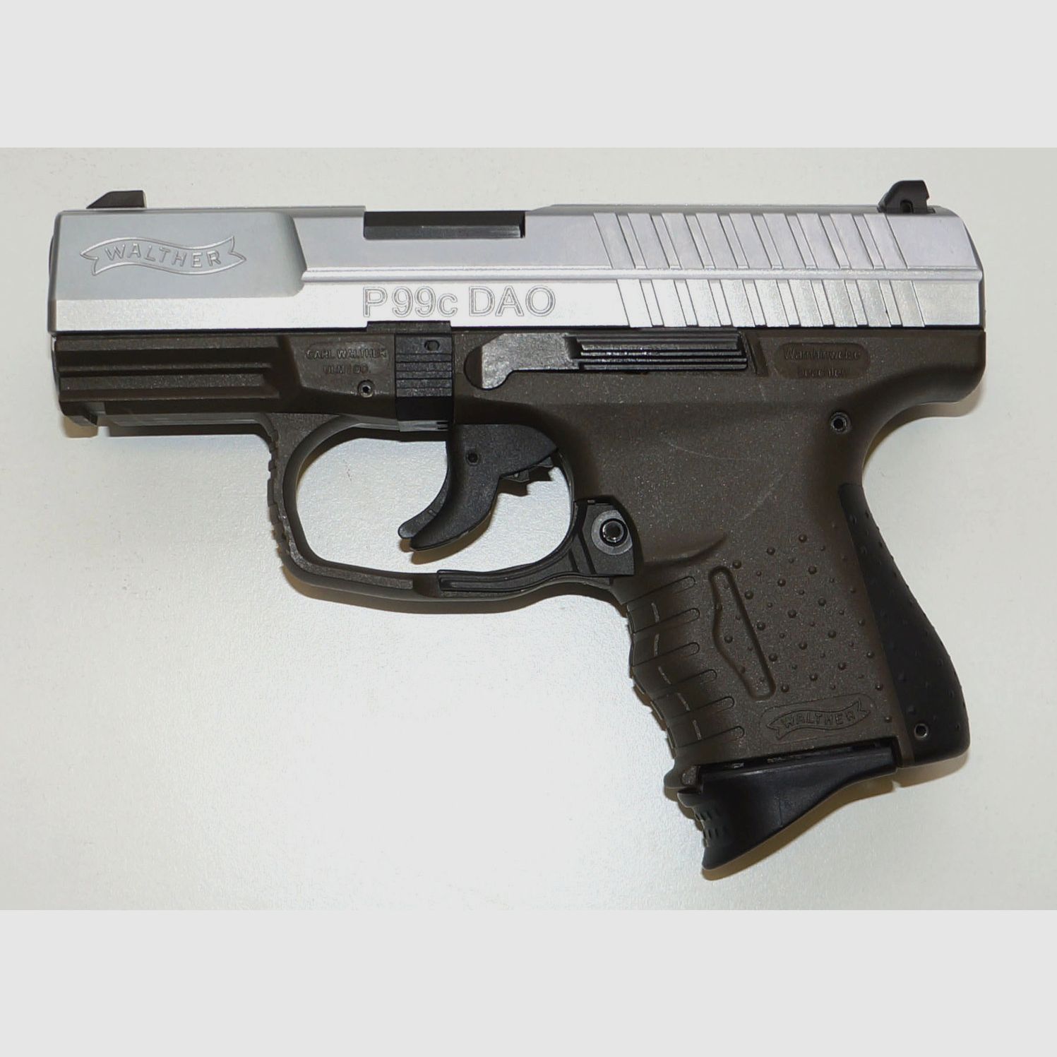 Walther – Pistole / P99c / DAO / Duo-Tone Bicolor oliv/Silber / 9mm, Bild 3 von 3