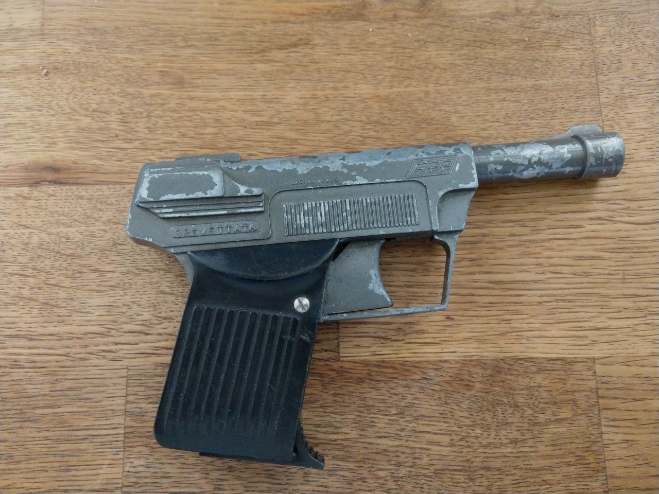 Pistolet ZETA 38 dla kolekcjonerów