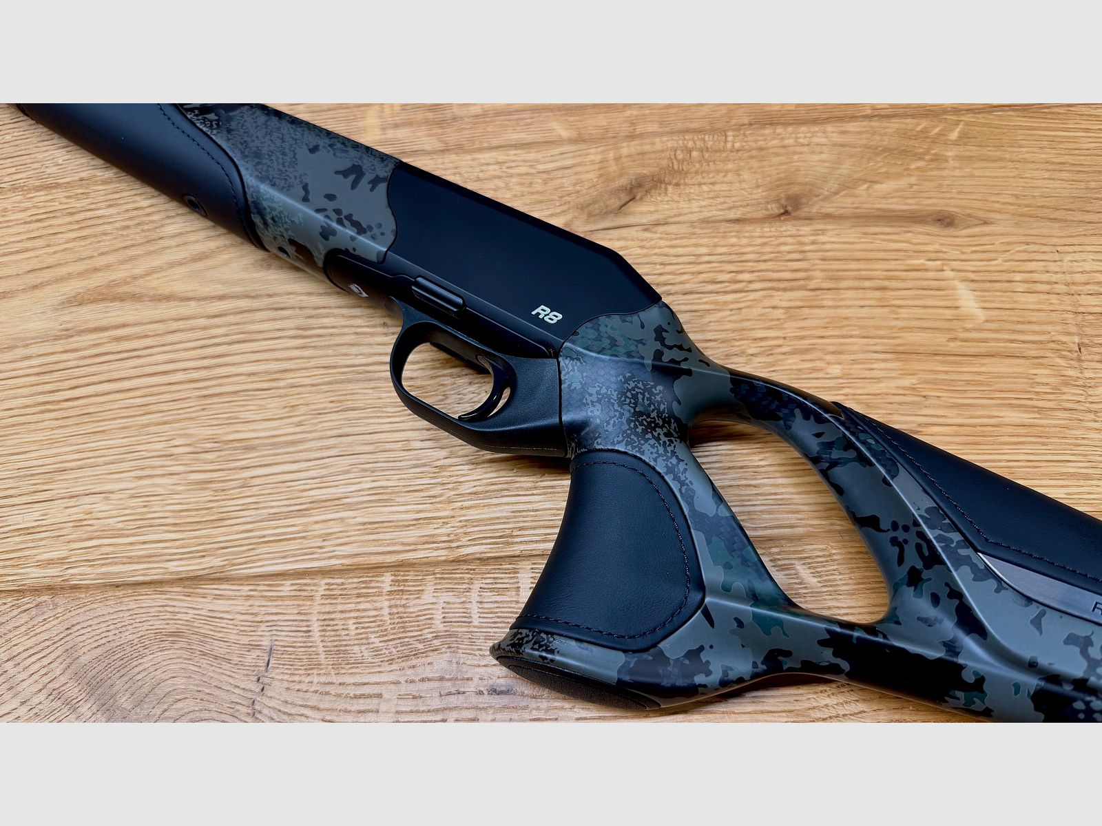 Blaser R8 Ultimate Carbon Huntec Camo carcasa / Atzl Match-caza disparador / Logo plata / Peso semi