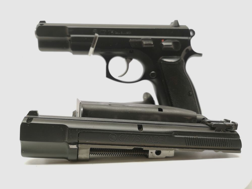 ZBROJOVKA BRNO M75 mit Wechselsystem "Kadet" in .22lr.