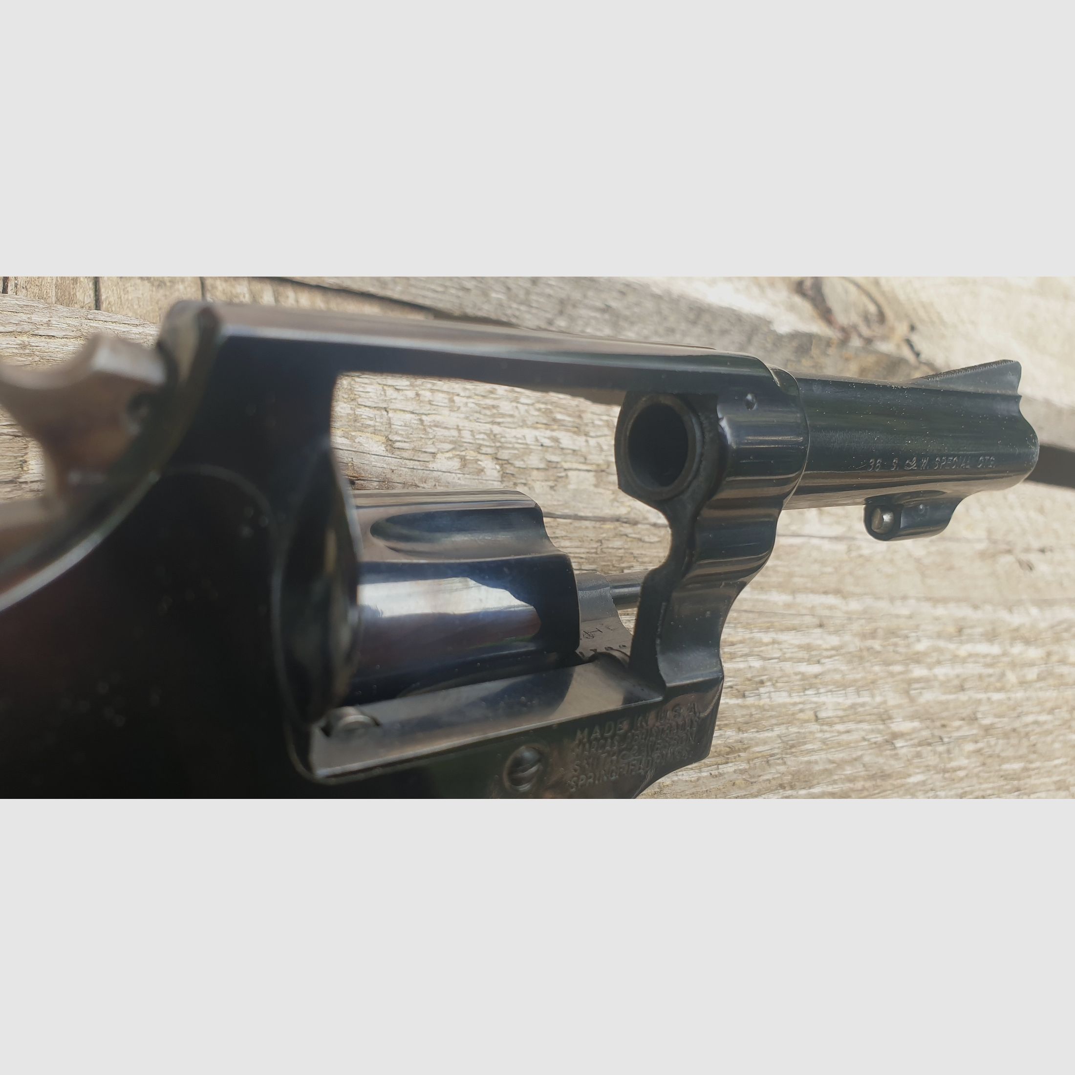 Revolver, Smith&Wesson, Mod 36,  Kal..38Spec. 2,5Zoll / Lauf, Griff mit Schuppen-FH