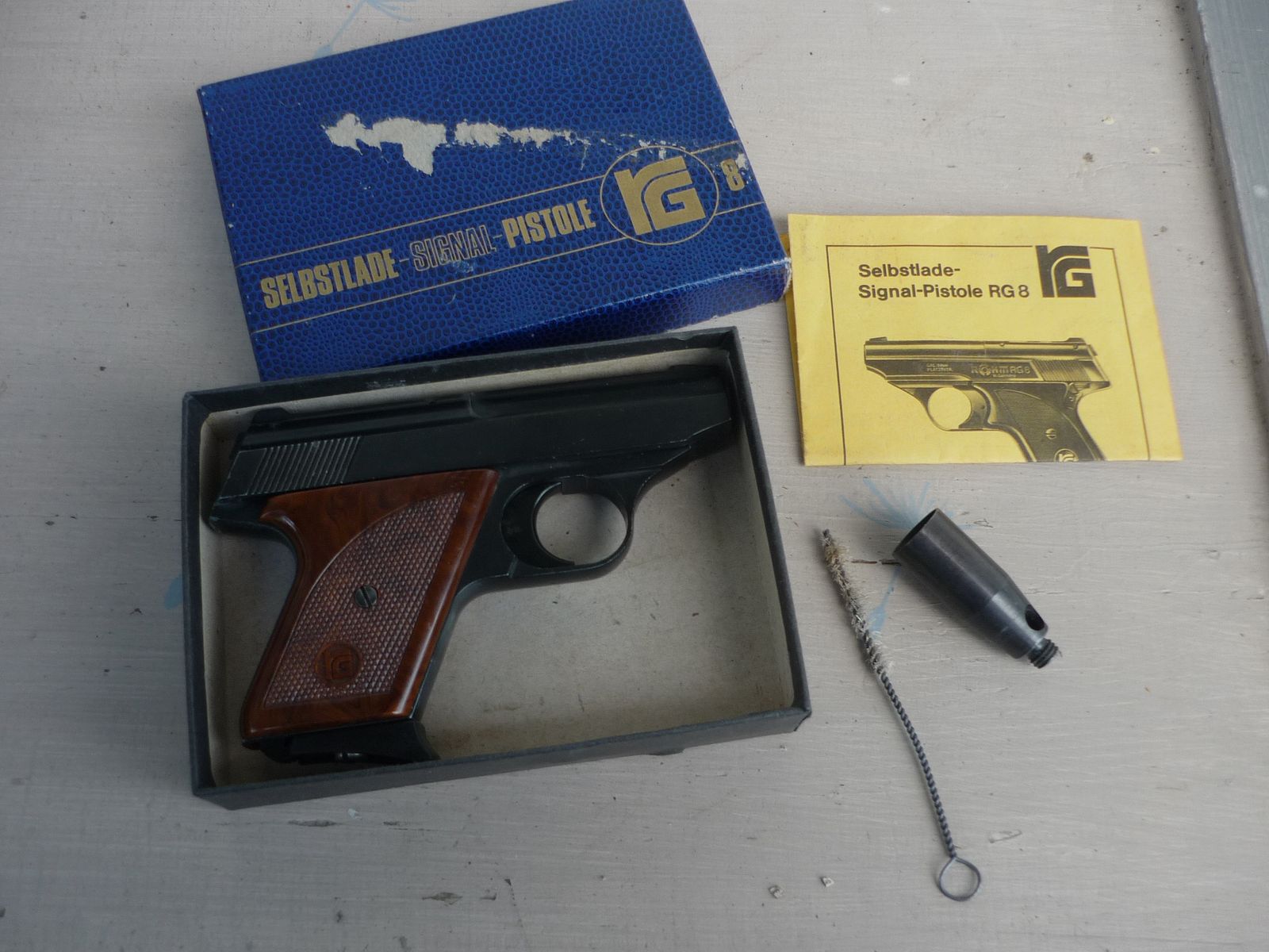 Samopowtarzalny pistolet sygnałowy RG8 Röhm pistolet alarmowy
