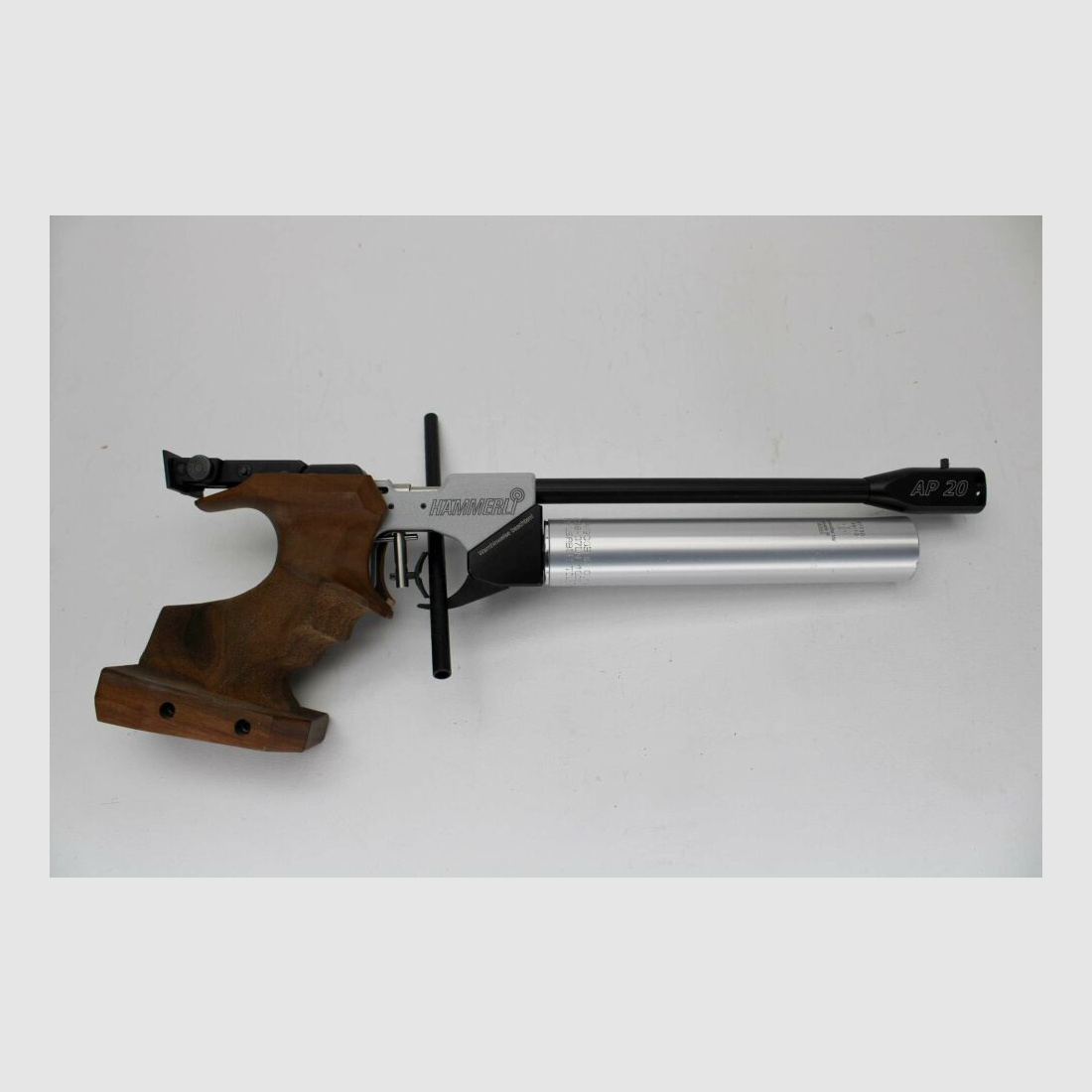 Pistolet à air LP Hämmerli AP20 PRO cal. 4,5mm avec mallette et carte de petites pièces