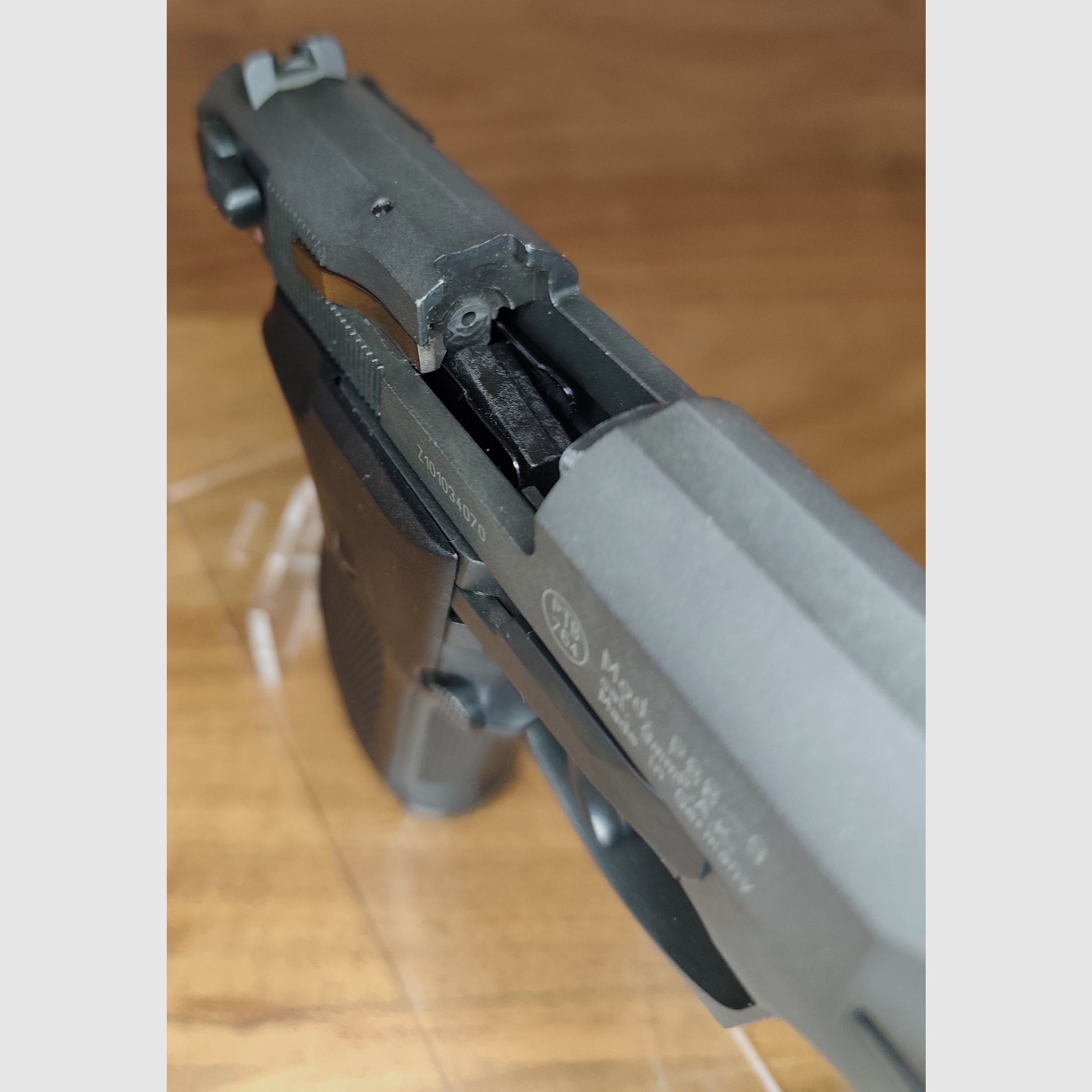 Walther P 88 Compact 9mm 2xMagazin schwarz PTB 764 Neuwertig Silvester-Set 25xPyro Effekte+50 Schuss Munition P.A.K.