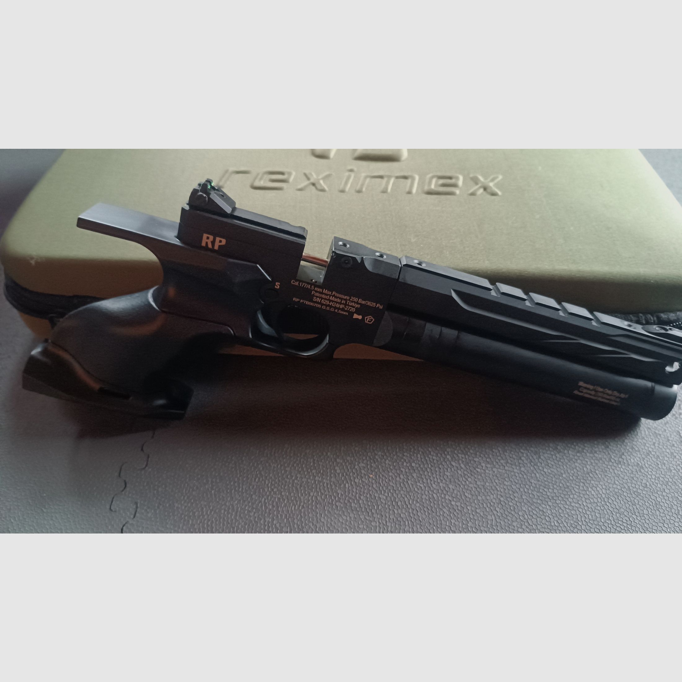 Reximex RP luchtpistool perslucht 4,5mm diabolo zwart aanlagkolf