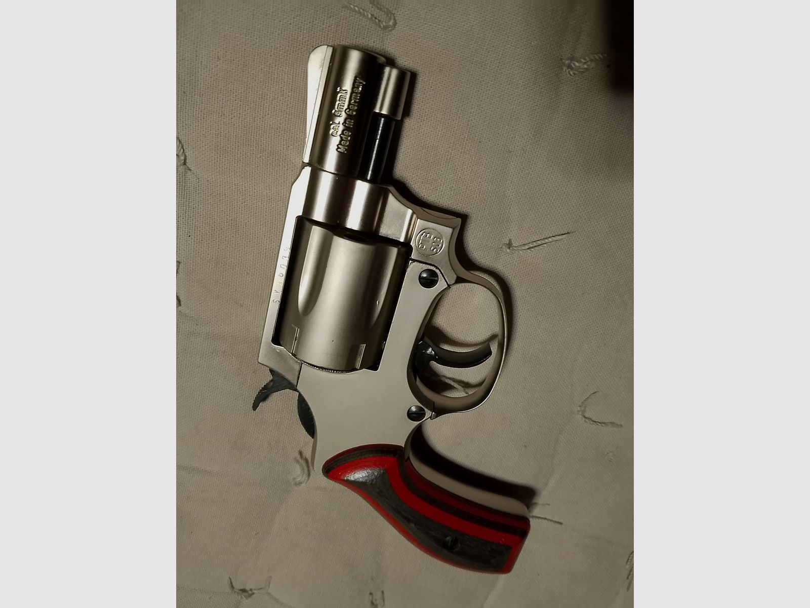 Reck Arnsberg 9mm revolver Schreckschuß knall gebruikt met schichtholz grepen