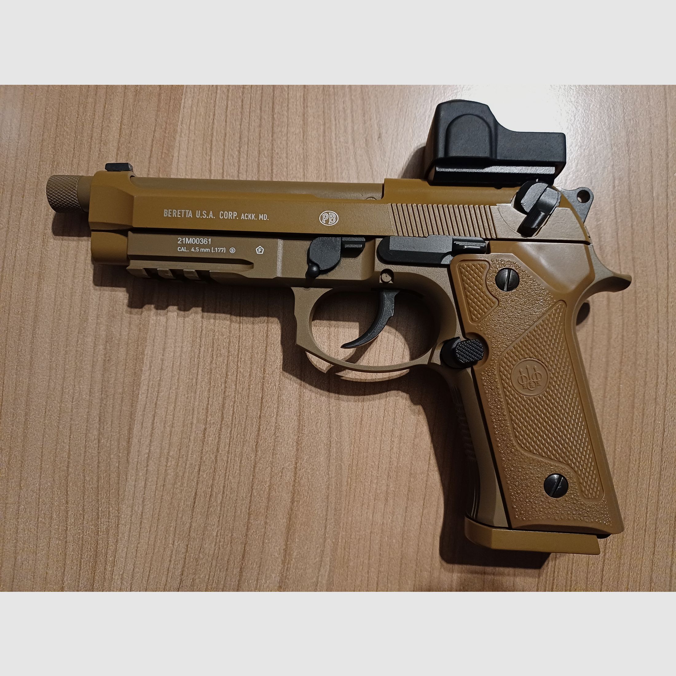 Beretta M9A3 FM FDE CO2 4,5mm BB Blowback Vollmetall met Red Dot Rotpuntkijker !