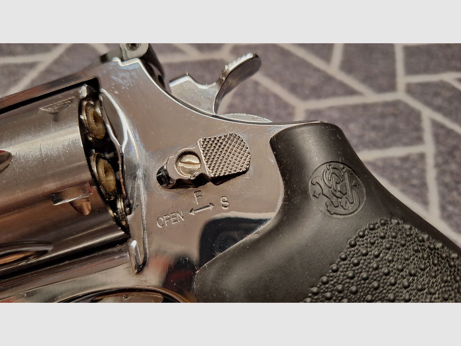 Smith & Wesson 629 Classic 5 Zoll Steel-Finish Co2-Revolver Kaliber 4,5 mm Diabolo NEU!