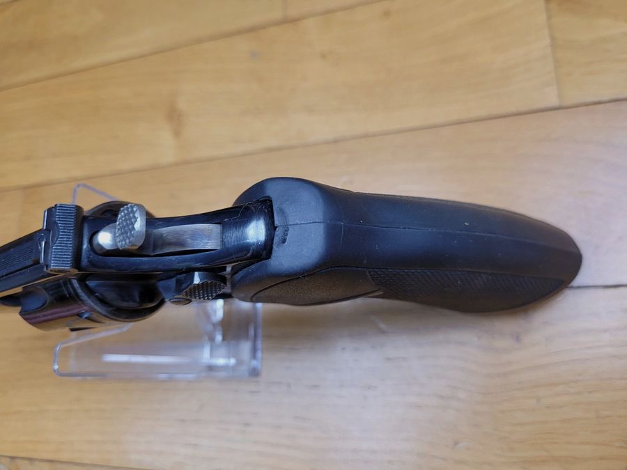 Schöner Revolver Smith & Wesson – Mod 34-1 – in .22 LR und 4 Zoll – Pachmayr-Griff – schöne Mechanik und schöner Lauf – TBE+ und perfekt für den Stand!, Bild 10 von 17