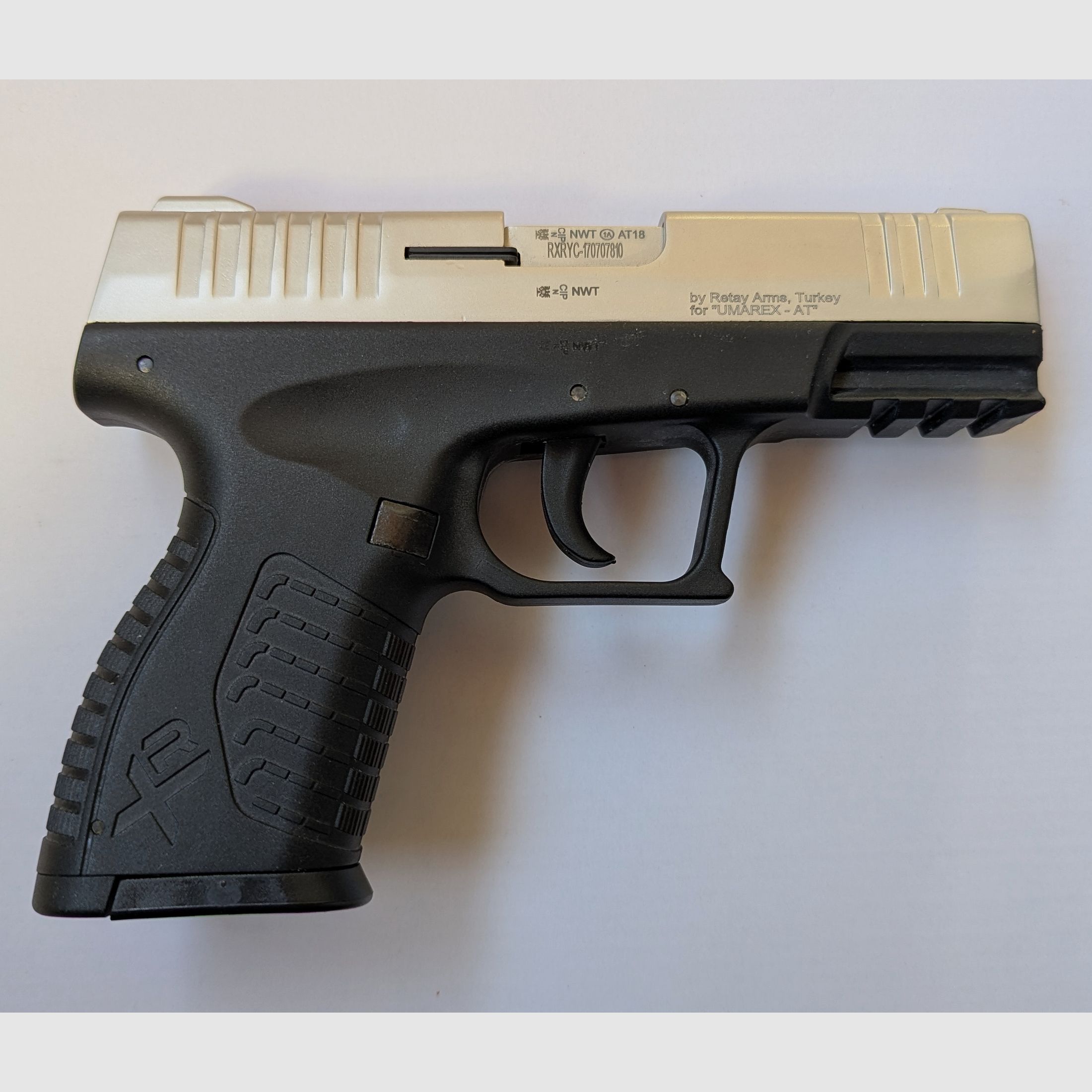 Pistola Retay XR Cal. 9 PAK, 14 +1 disparos, bicolor - Nueva y sin usar