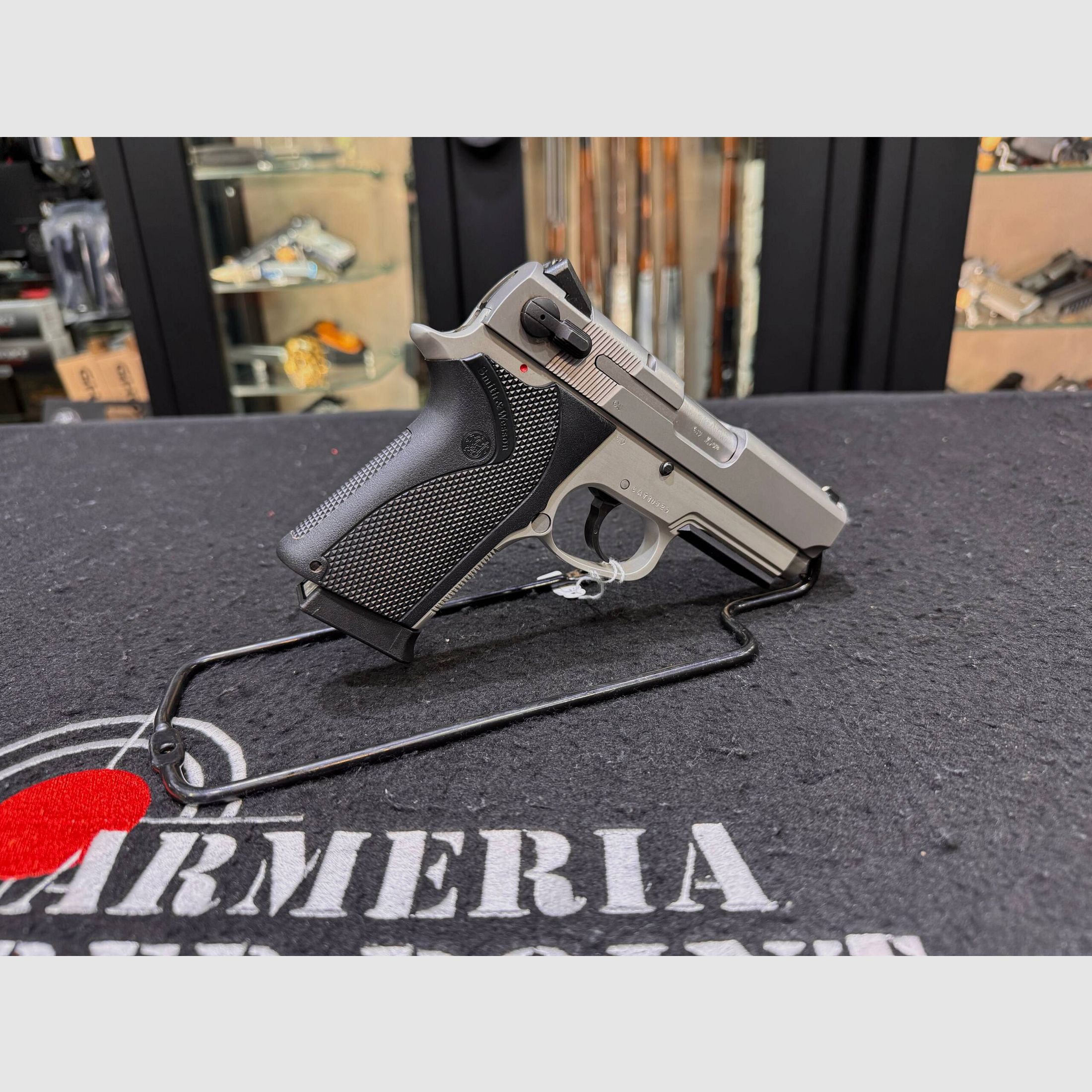 Smith&Wesson 45 taktisch, Bild 2 von 5