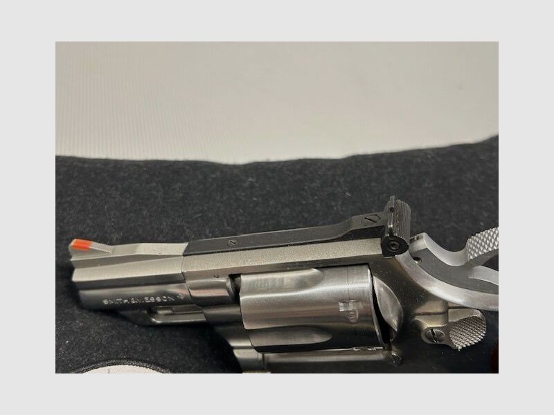 Smith & Wesson S&W 66-1, Revolver