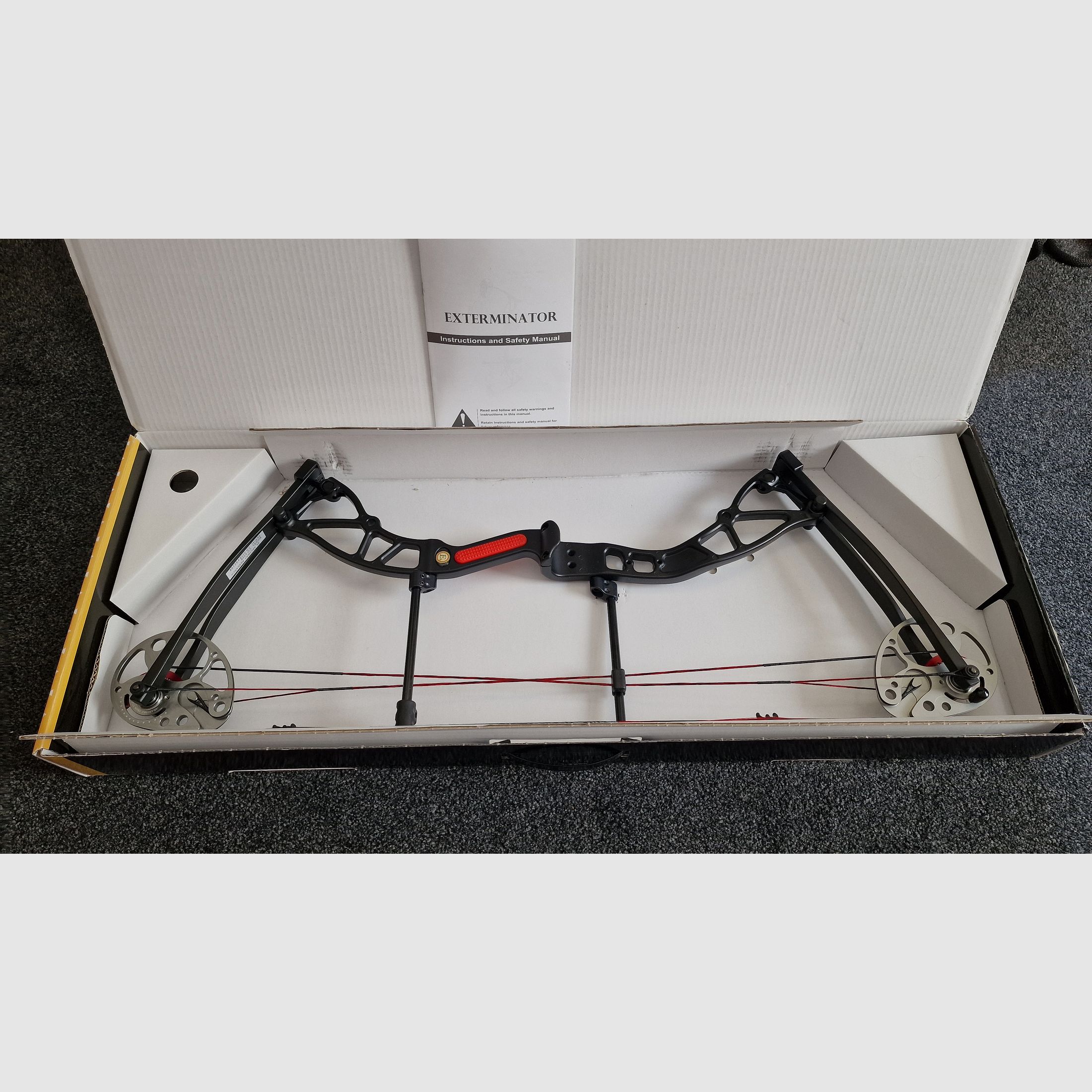 EK Archery Exterminator 15-70 lbs Compoundbogen inkl. Versand