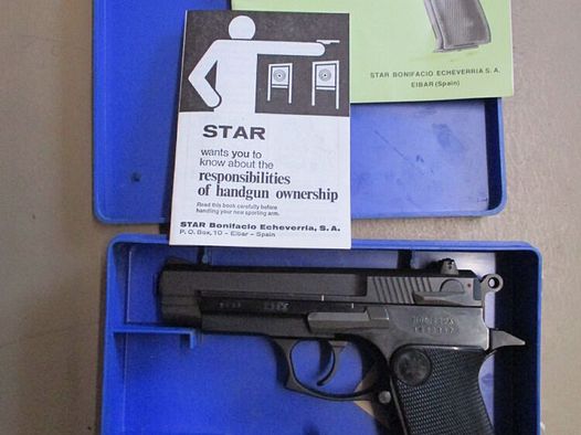 Pistole Star PK28 9mm Luger mit Reservemagazin und Papieren	 PK28