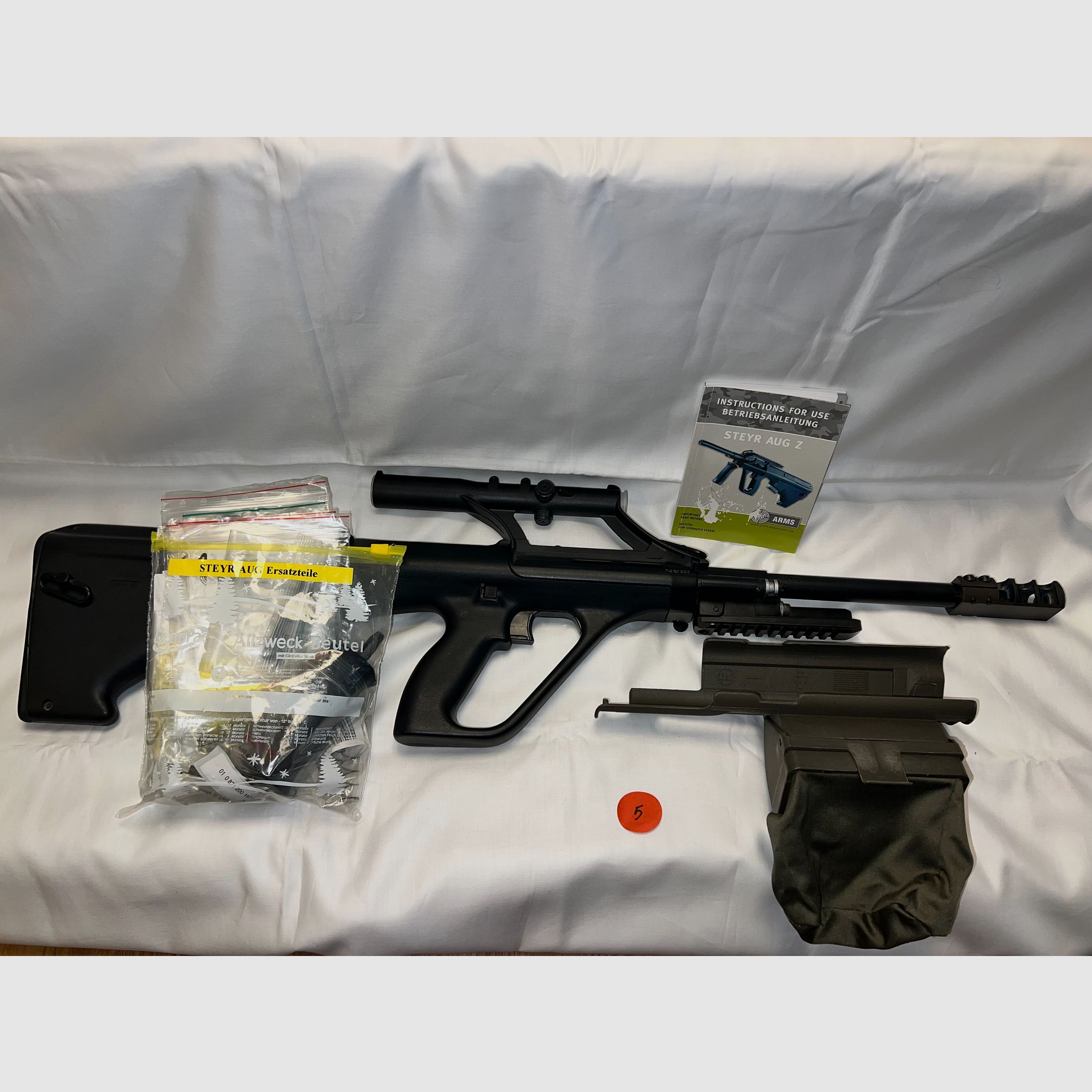 Steyr AUG .223 Rem. – semi-automatic rifle Cat. A – inherited firearm private sale Vorarlberg + 6 magazines