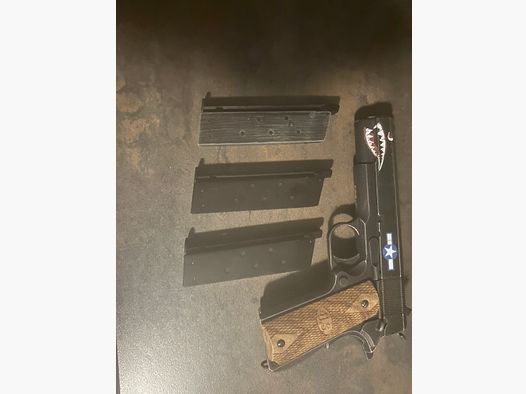 AW CUSTOM 1911 Squatron