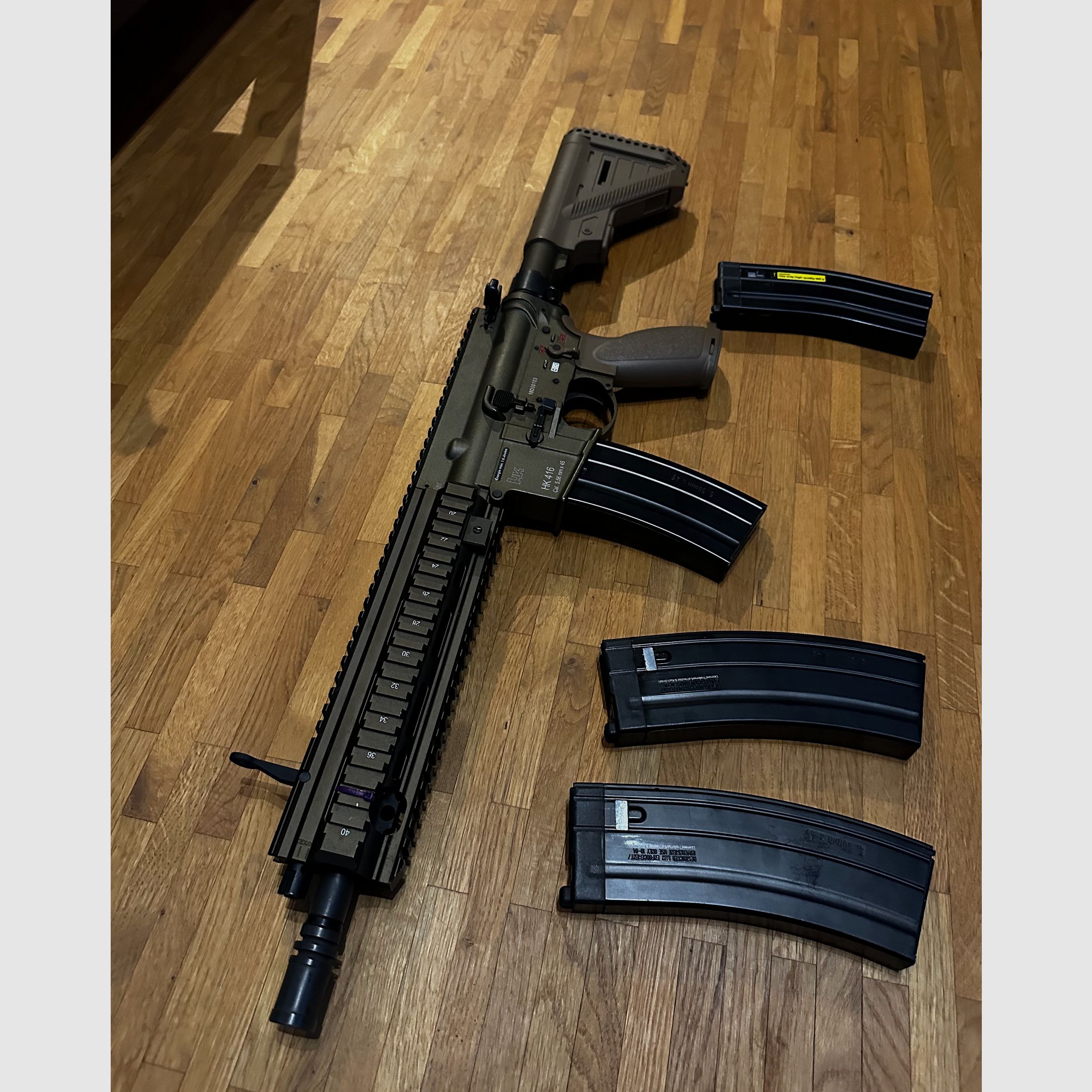 Heckler & Koch HK416 A5 Vollmetall Gas-Blow-Back 6mm BB RAL 8000. mit 3 Magazinen Gesamt!