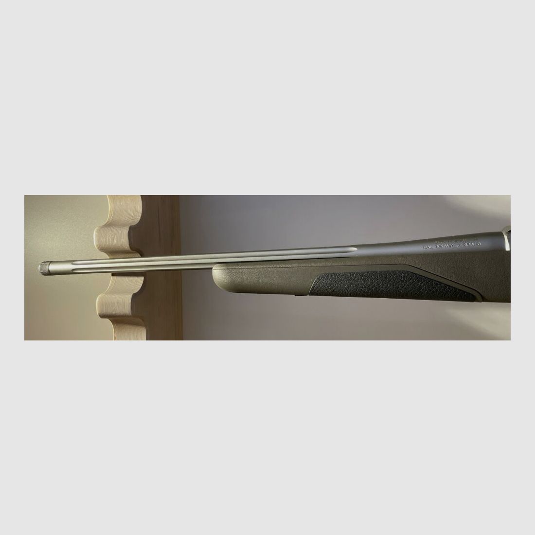 SAKO 90 FINNLIGHT COURT EN ACIER INOXYDABLE