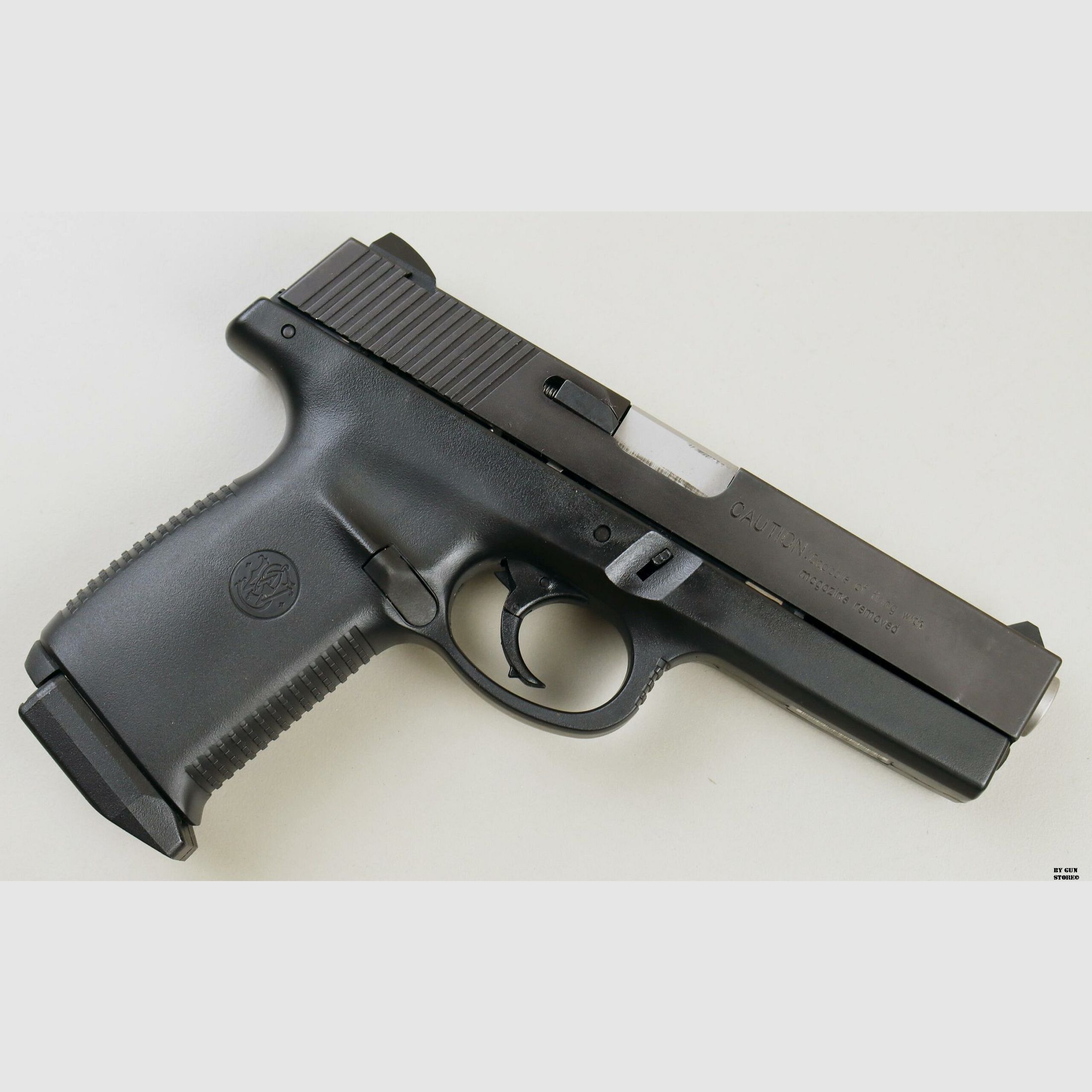 Pistola Smith & Wesson mod. SW9F cal. 9×19 matr. SPAC8308, immagine 4 di 10