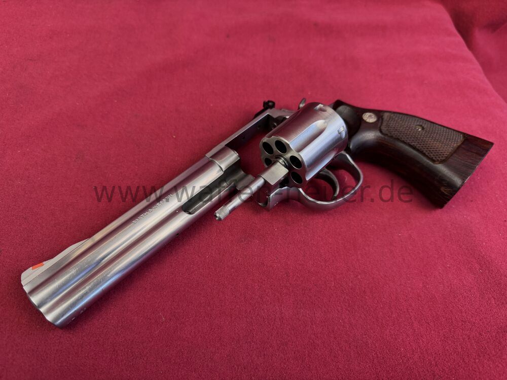 Smith & Wesson 686 en acier inoxydable