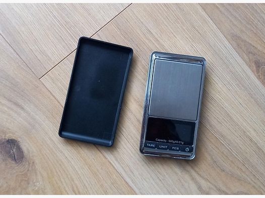 Bilancia di precisione con peso di calibrazione