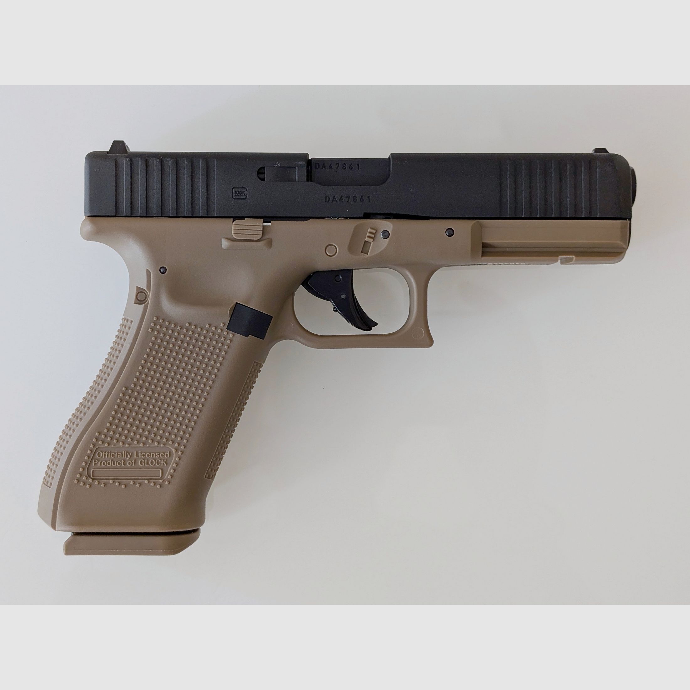 GLOCK 17 Gen5 6 mm, CO₂, < 2,0 J, Coyote
