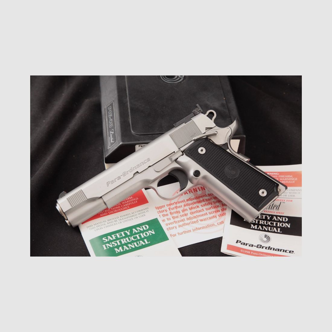 Para Ordnance, Modelo P16-40 Limitado de Canadá, Acero Inoxidable 5" Semiautomático de Doble Capacidad (1911) Pistola y Estuche .40 S&W