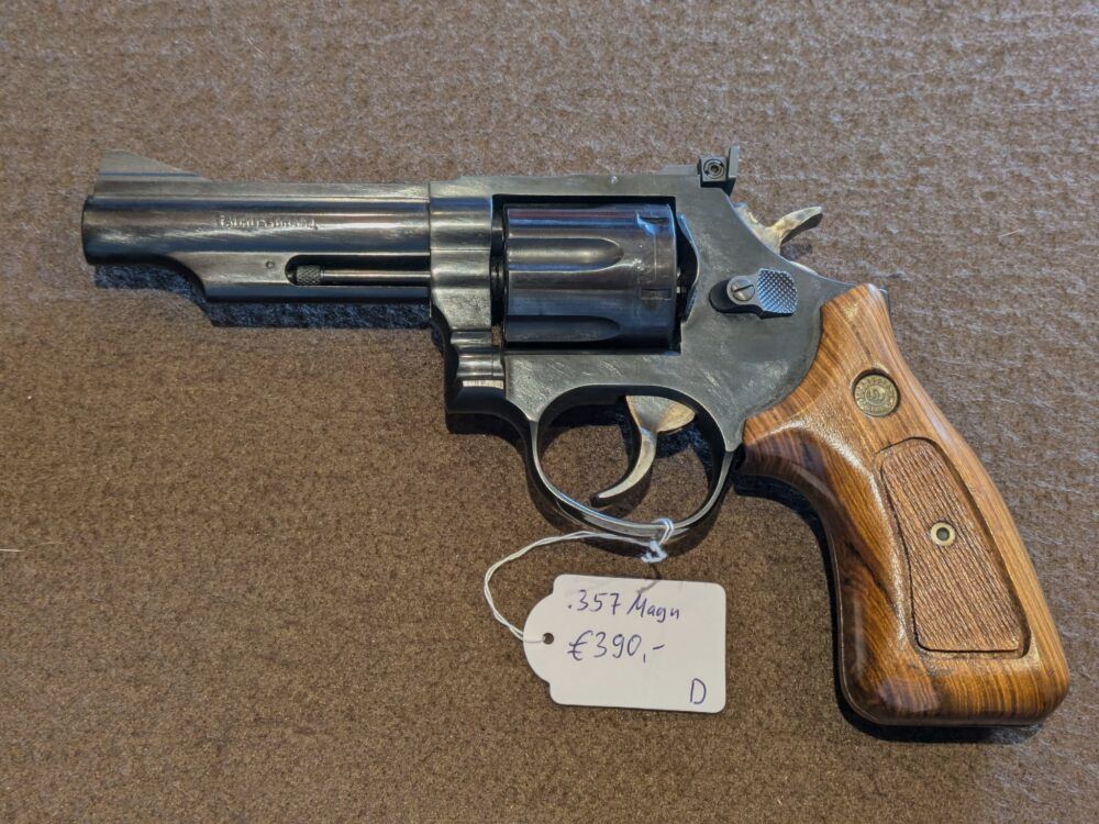 Taurus	 Revolver