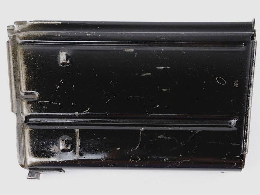 Oryginalny magazyn FG42 (Fallschirmgewehr 42) z II wojny światowej.