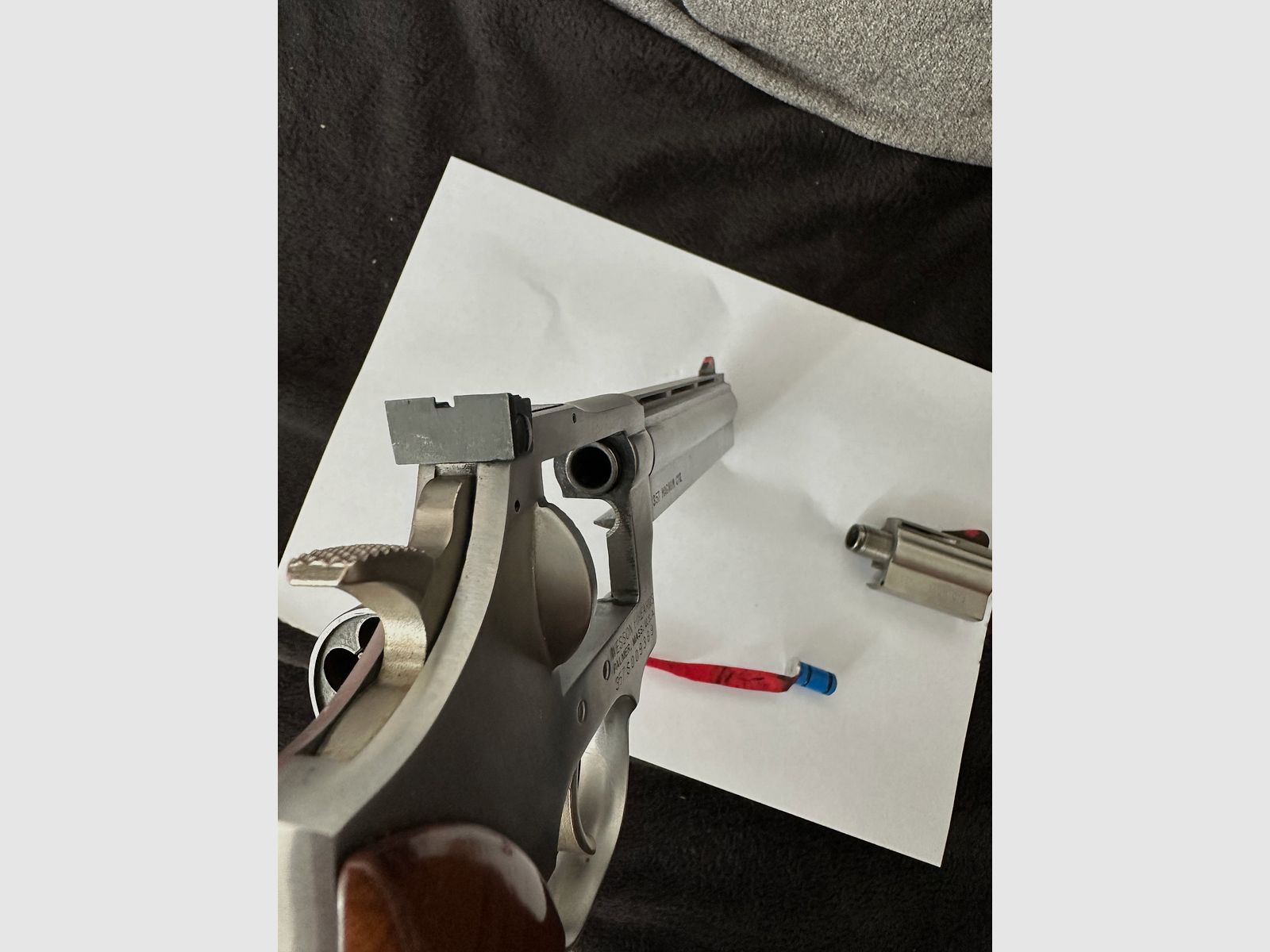 Schwerer Dan Wesson Revolver mit Wechsellauf