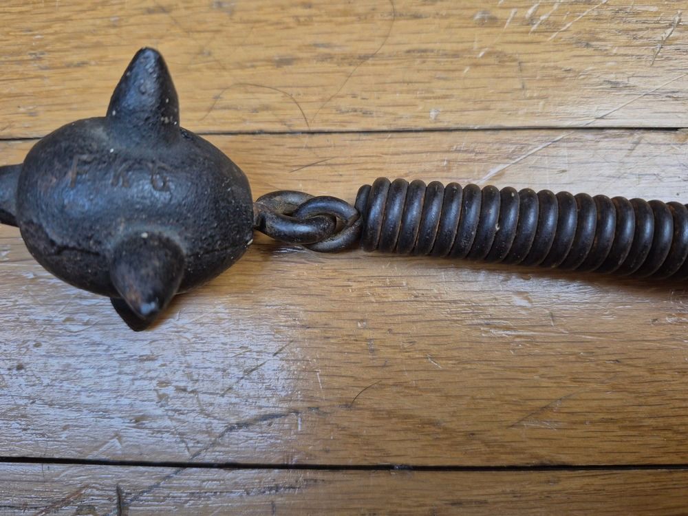 Rare casse-tête de tranchée – modèle allemand pour la 1ière GM – Troupes d&rsquo;assaut / Sturmtruppen – Fabrication « F K G » – BE+ / TBE-, image 6 sur 10