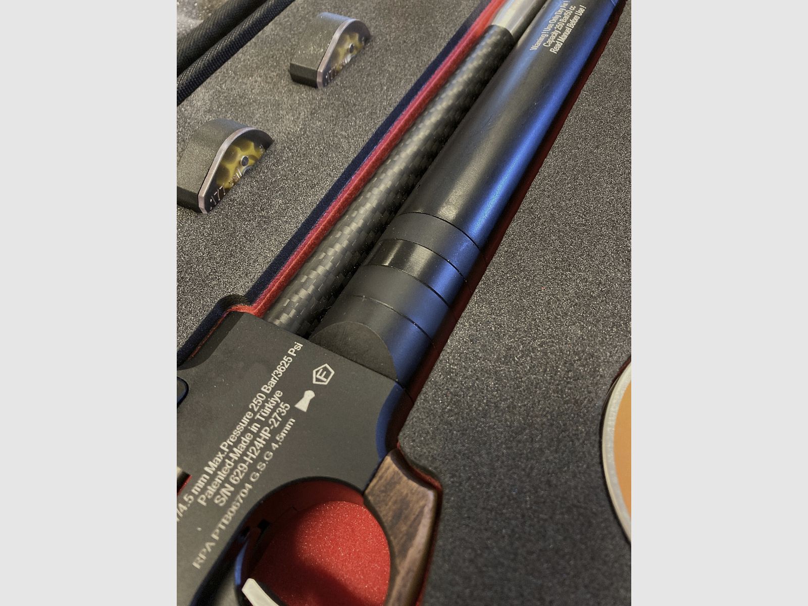 CNC-gefräste Koffereinlagen aus festem Schaumstoff