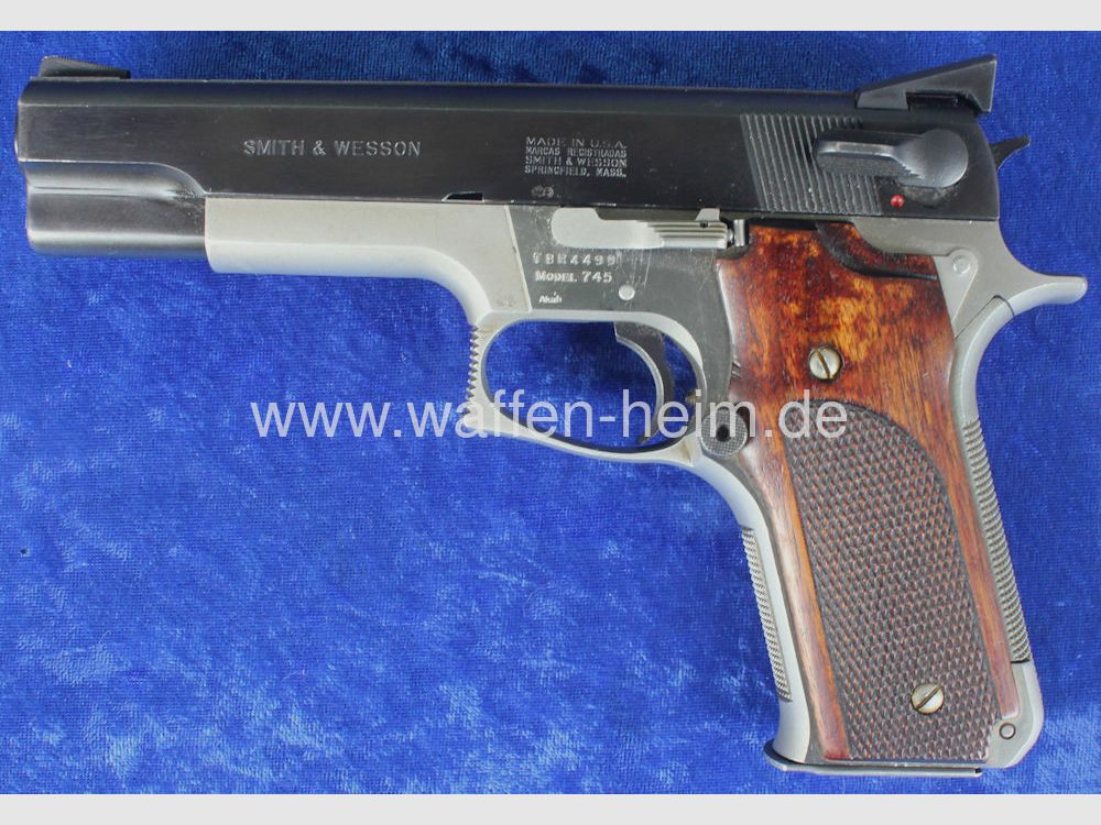 Smith & Wesson 745
