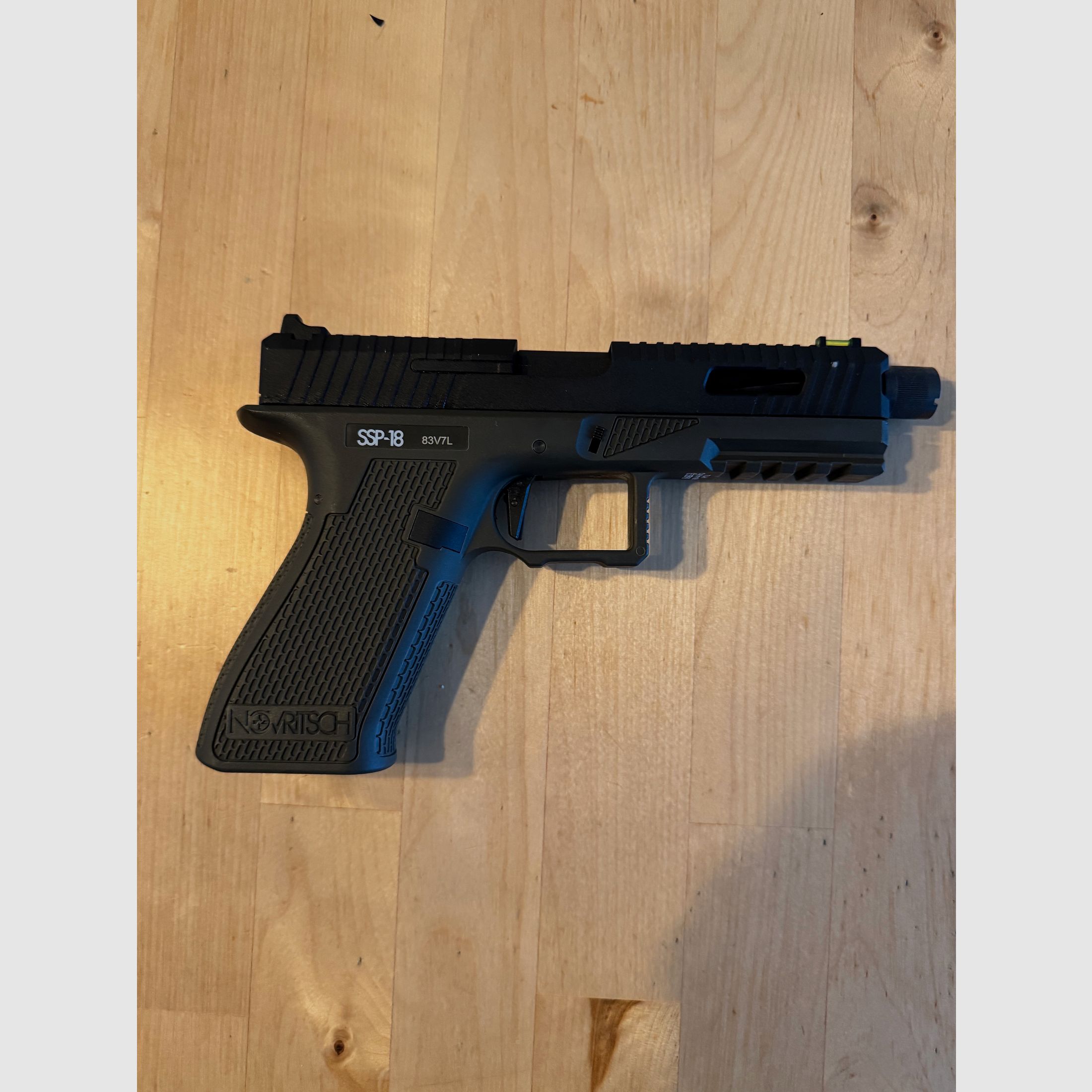 Novritsch SSP18 GBB Grün + Zubehör