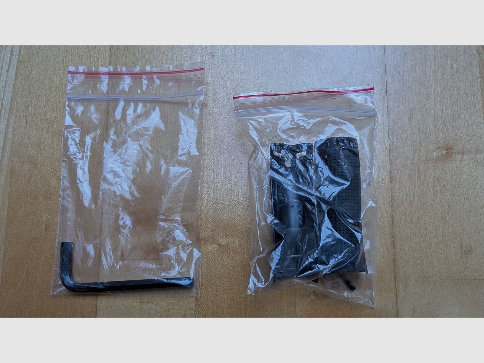 Glock 17 Gen. 4 Airsoft mit Metallschlitten CO2 BlowBack 6mm BB schwarz