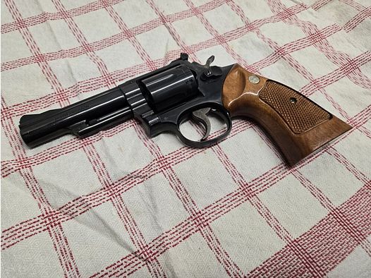 S&W 19-4