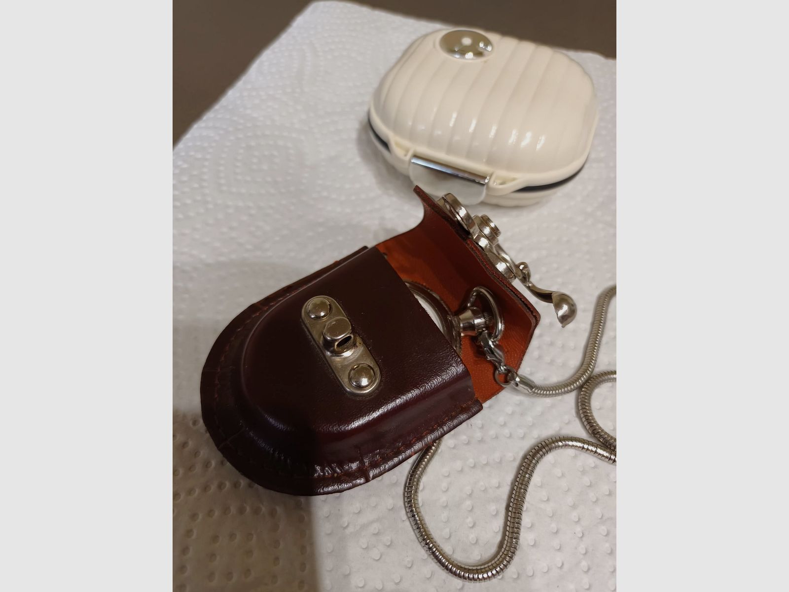 Zakhorloge van Louis Jordan met leren etui