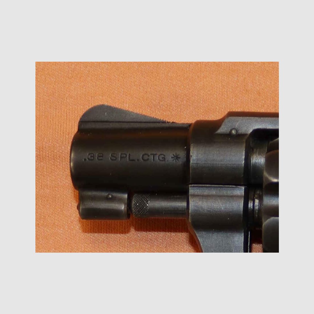 Revolver Smith & Wesson Model U.S. Navy Caliber 38 SP, image 2 of 9