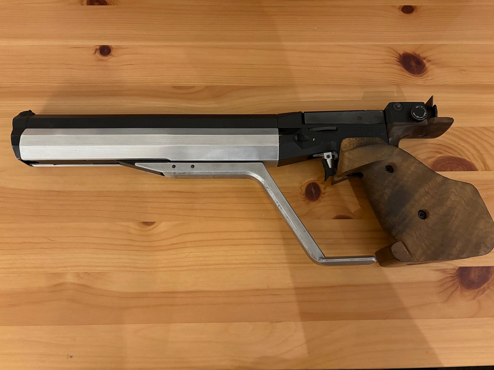 Pistola de aire Feinwerkbau 100, imagen 1 de 4