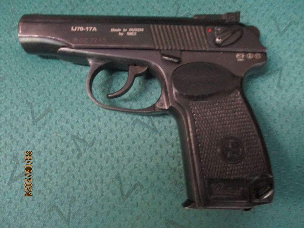 Pistole IJ70 Makarov Sport im Kaliber 9mm kurz .380Auto