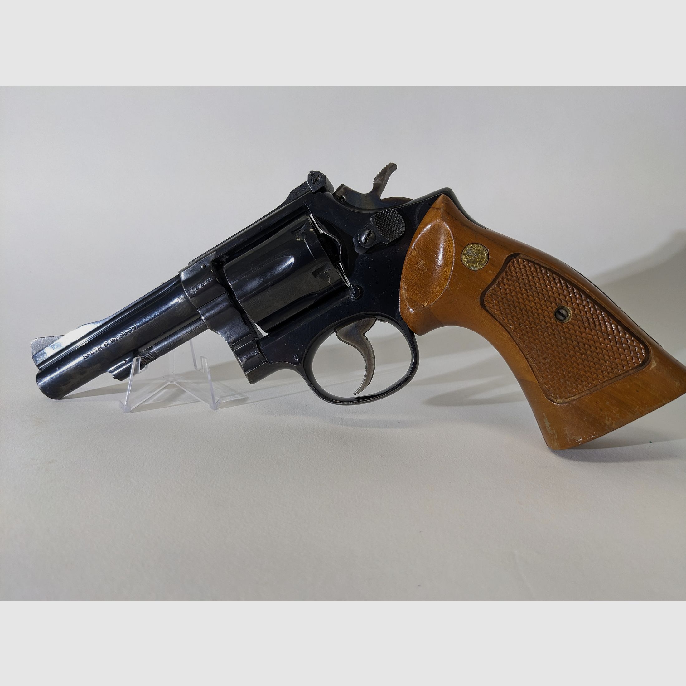 Revolver Smith and Wesson 4" cal. 38