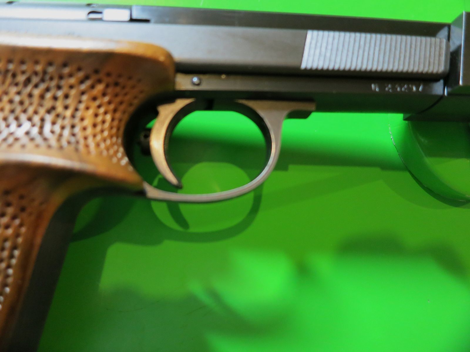Hämmerli International 208, beste schweizer Ziel- Sportpistole, .22lr +Laufgewicht +Sportgriff       #72-