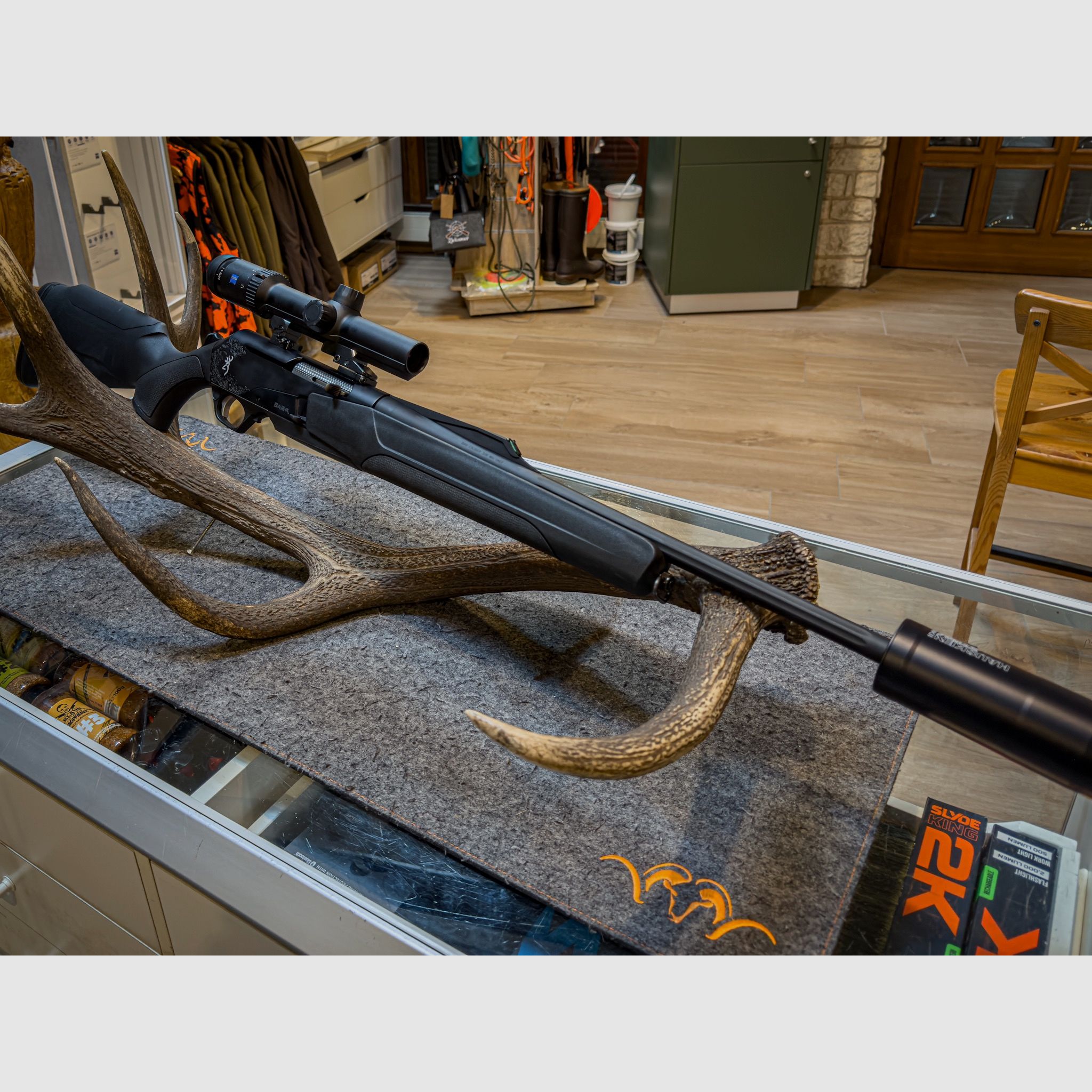Browning BAR 4X mit Zeiss V6 1-6X24 und Hausken JD184 MK II