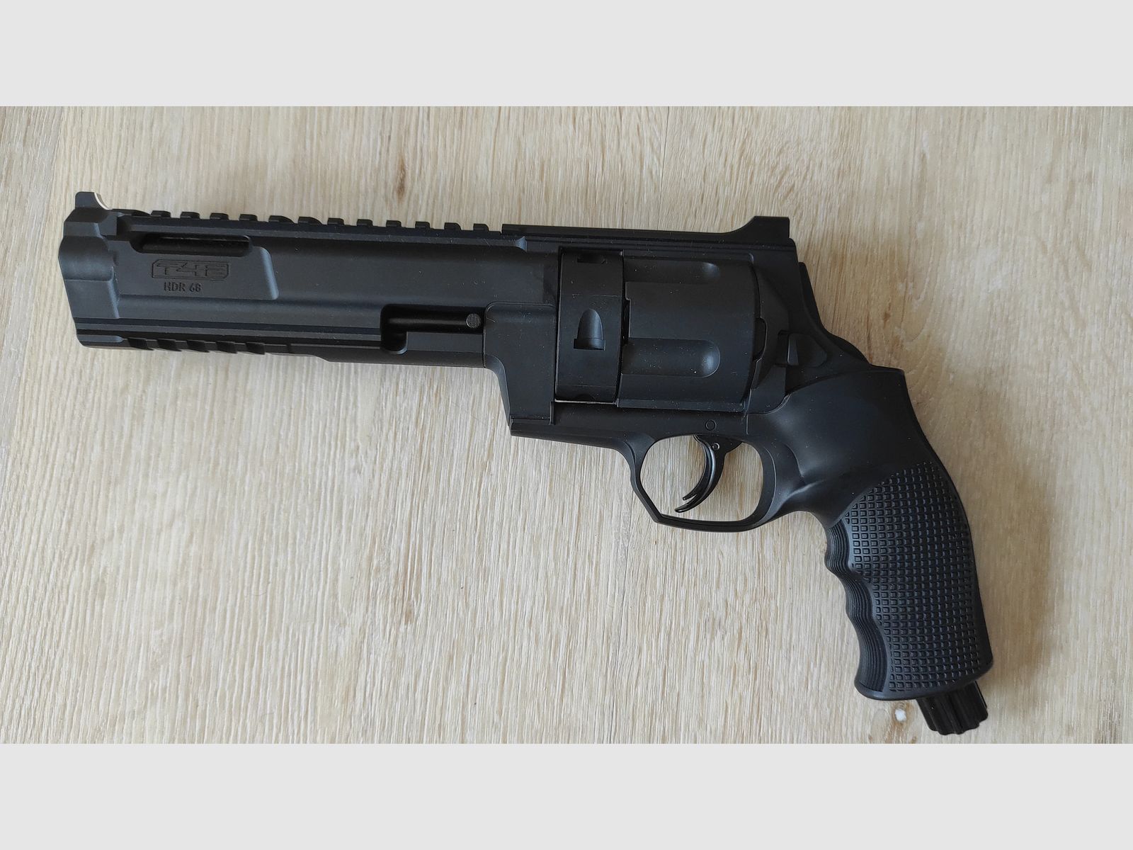 T4E HDR 68 CO2 RAM Revolver Kal. .68 zwart voor Home Defense / Training incl. 2 reserve trommels