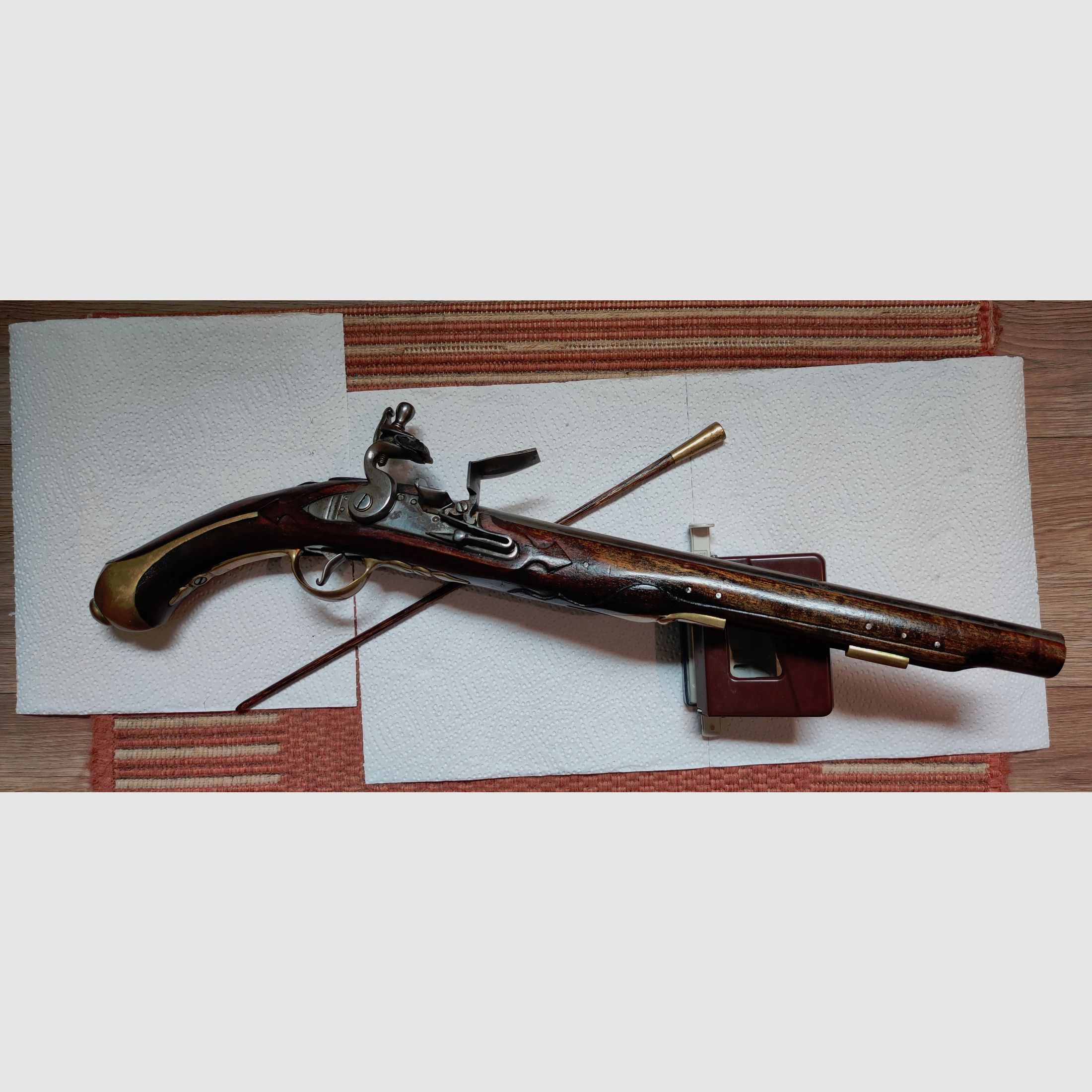 Indien, Preußische Reiter-Pistole 1731 mit Ladestock (Beschossen in DL) , Replik
