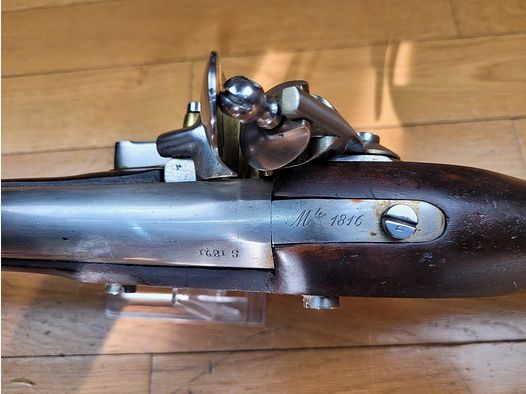 Wunderschöne Steinschlossbüchse Modell 1816 – Voltigeur-Waffe – Saint-Étienne Mai 1821 Schöne einheitliche Stempel – Wunderschönes Holz Seltene Waffe