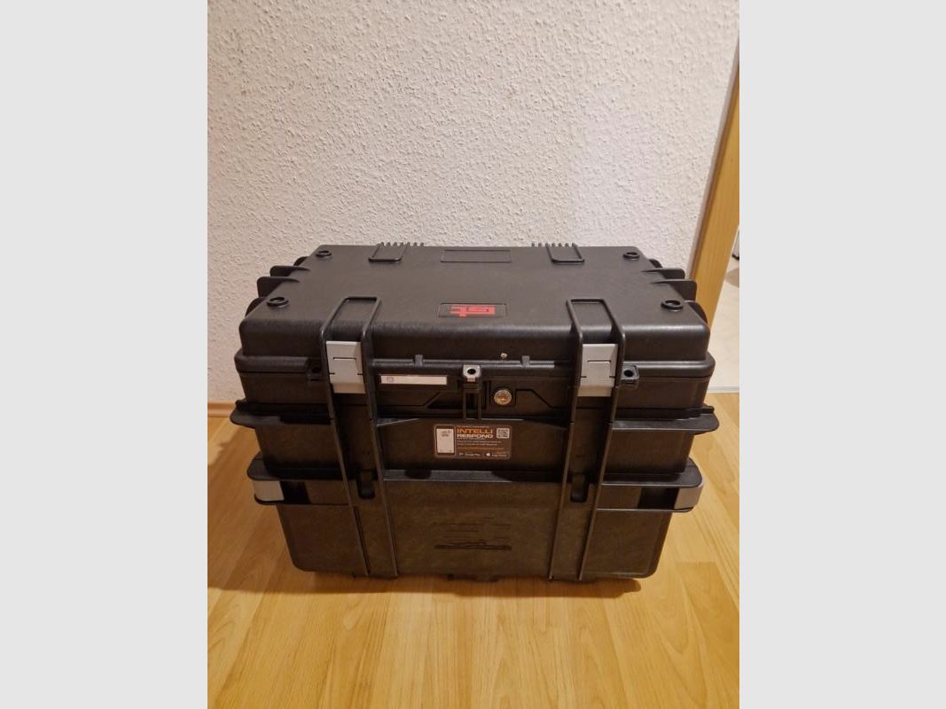 RAM-Kurzwaffen-Sammlung, Walther P99;   Glock 17 GEN5;   Colt Revolver 