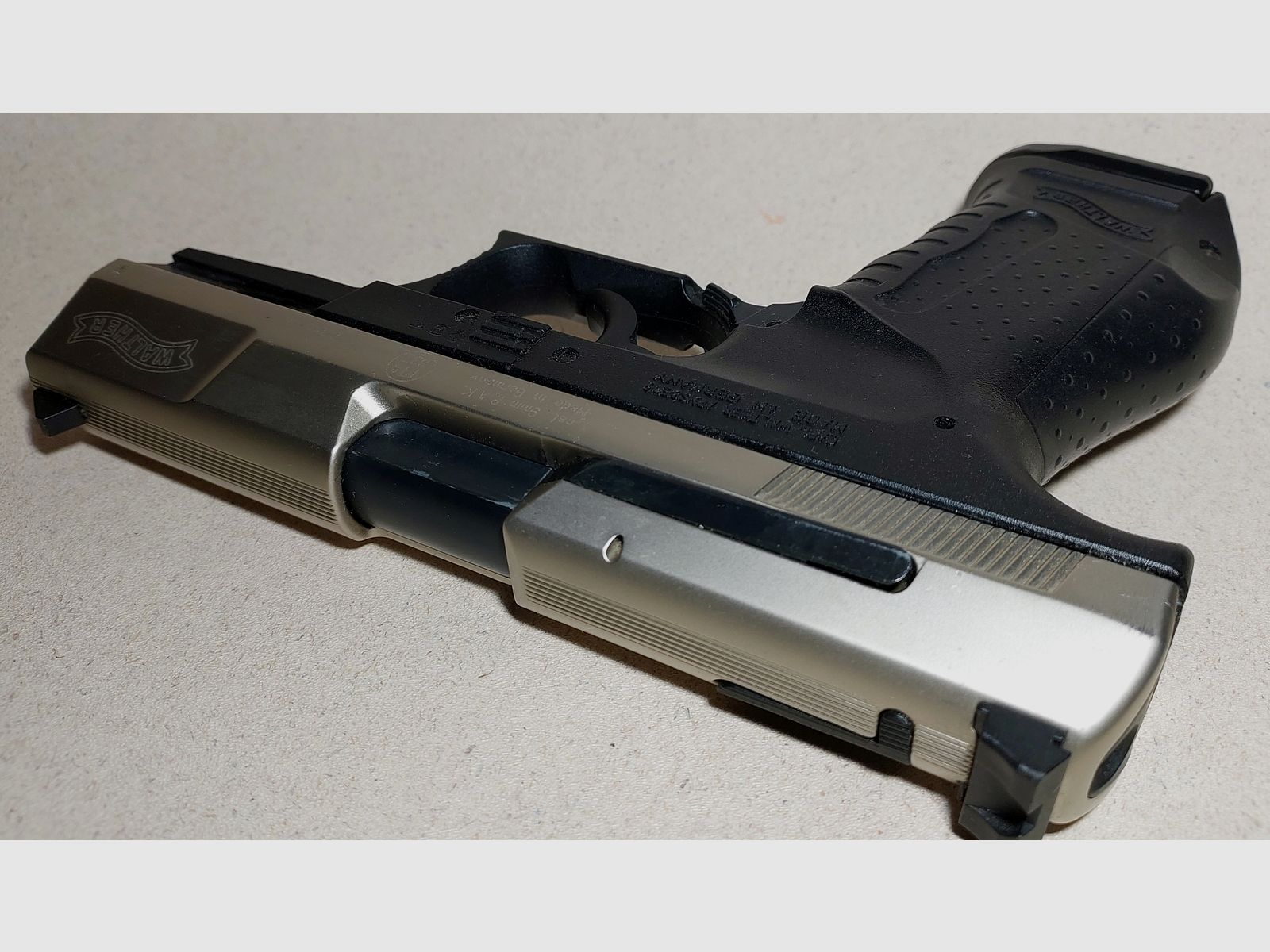 Walther P99 Schreckschuss Pistool 9mm P.A.K. bicolor Nikkel (PTB 762) P 99 met leren holster